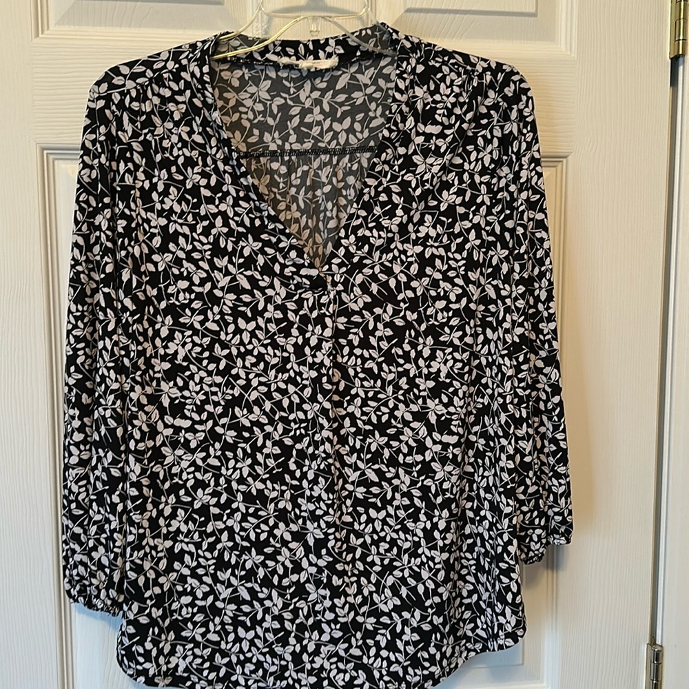 Two by Vince Camato medium, black and white top with three-quarter sleeves